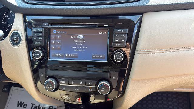 Used 2017 Nissan Rogue SL w/ SL Premium Package image 18