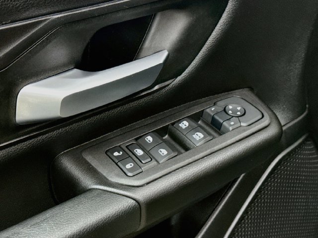 Used 2025 RAM 1500 Warlock AWD/4WD image 17