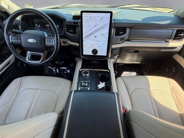 Certified 2023 Ford Expedition Platinum AWD/4WD image 3