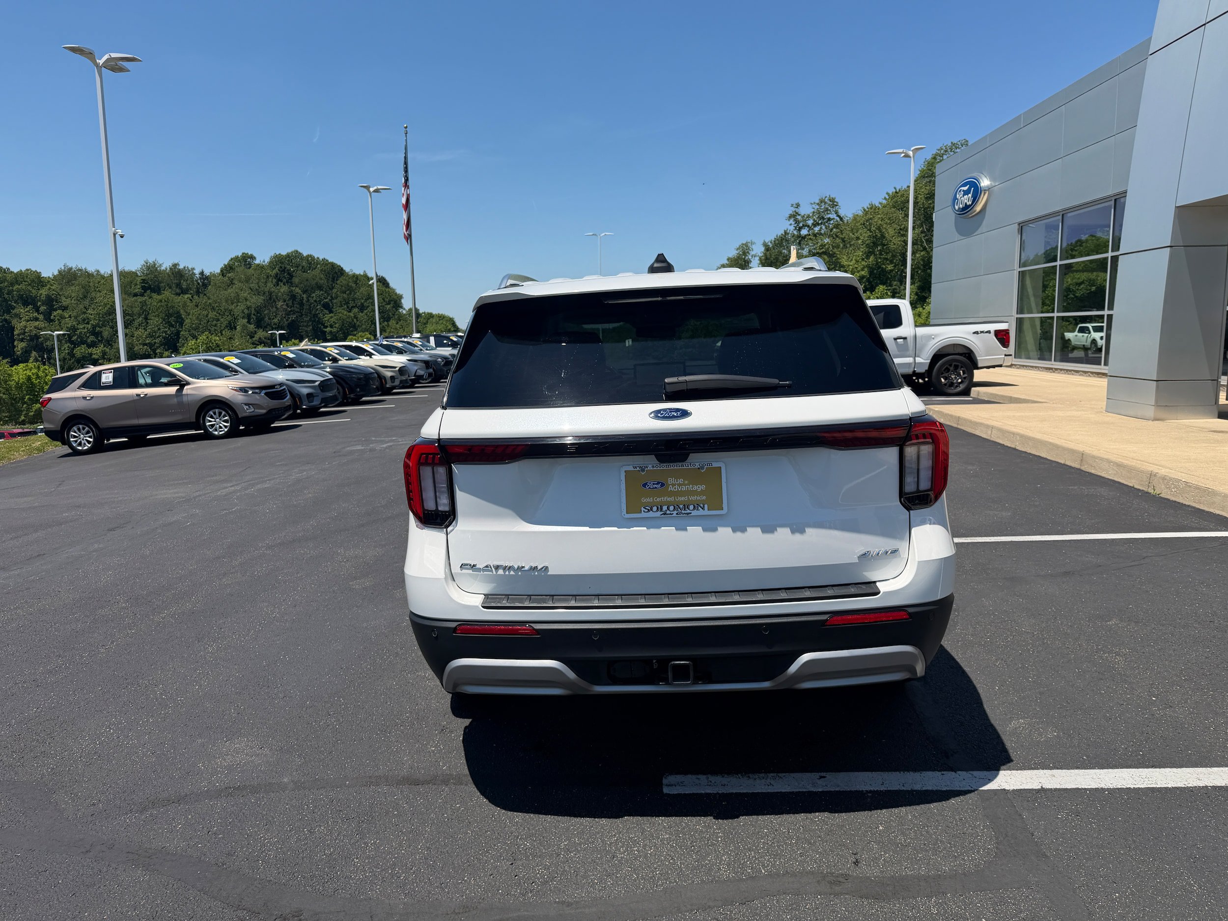 Certified 2025 Ford Explorer Platinum w/ LUX Leather Package AWD/4WD image 7