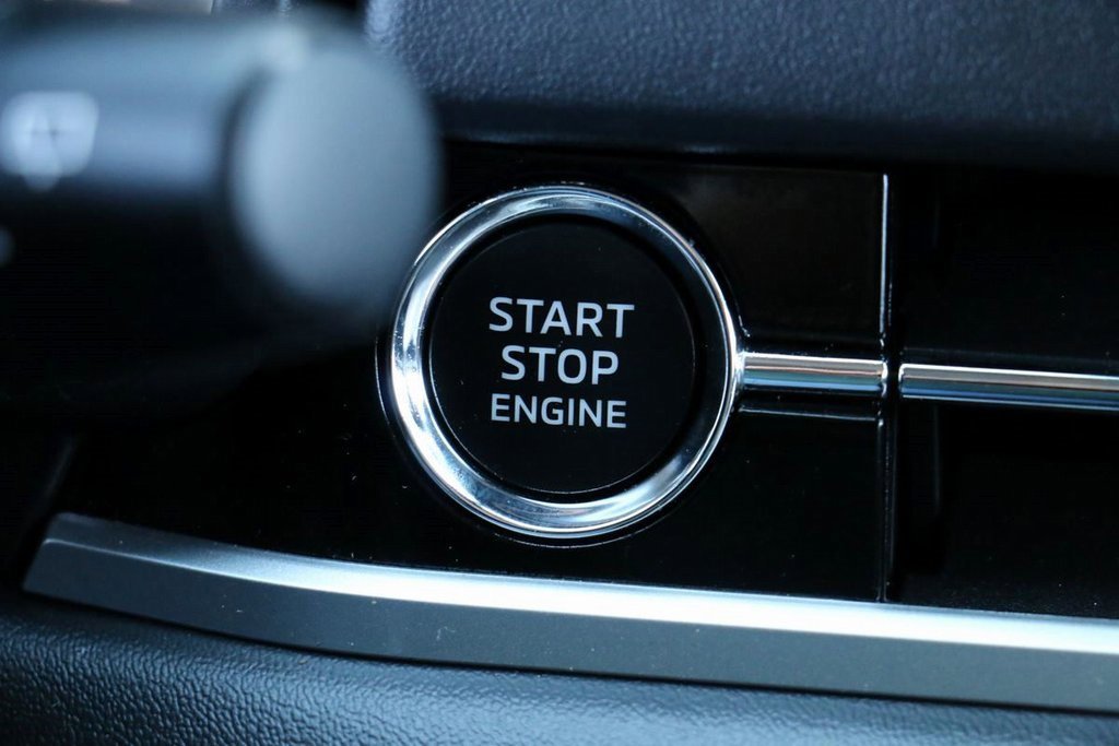 Used 2024 Mitsubishi Outlander SE image 13