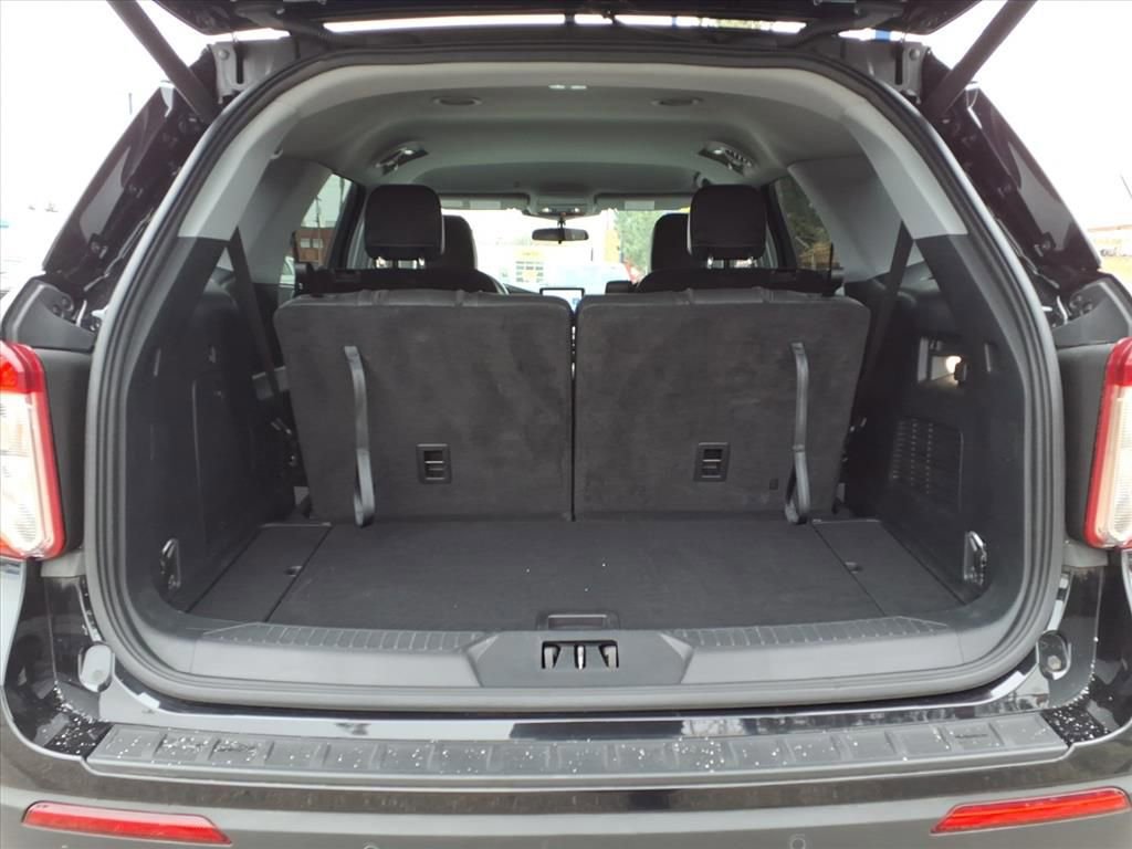 Certified 2024 Ford Explorer XLT w/ Equipment Group 202A image 10