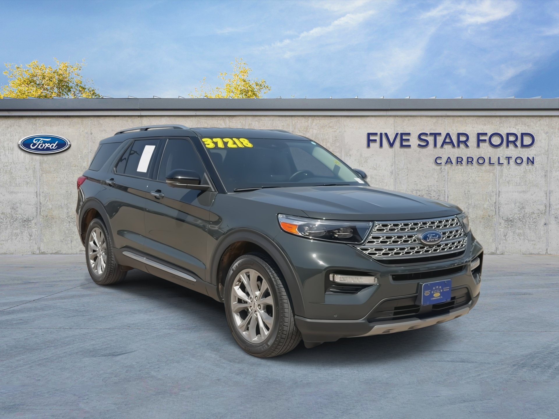 Certified 2023 Ford Explorer Limited w/ Limited Technology Package AWD/4WD image 2