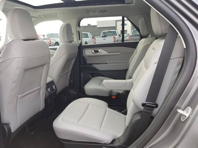 Certified 2025 Ford Explorer Active w/ Active Comfort Package AWD/4WD image 16