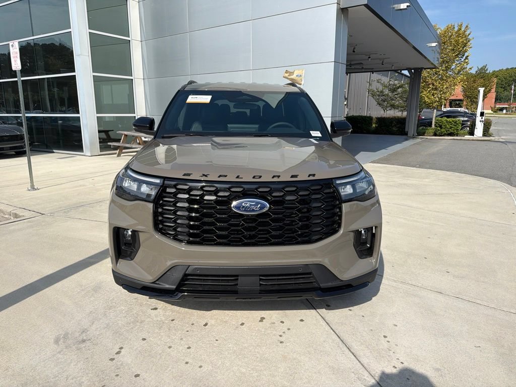 Certified 2026 Ford Explorer ST-Line RWD image 3