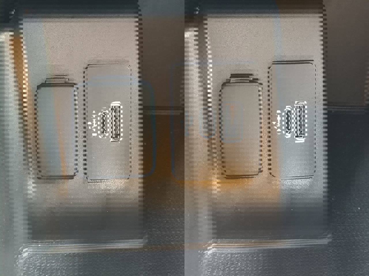 Certified 2025 Ford Explorer Active w/ Active Comfort Package image 20