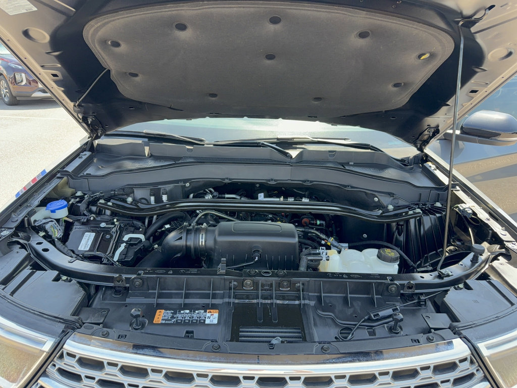 Certified 2023 Ford Explorer Limited w/ Limited Technology Package image 38