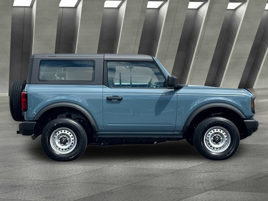 Certified 2023 Ford Bronco 2-Door AWD/4WD image 2