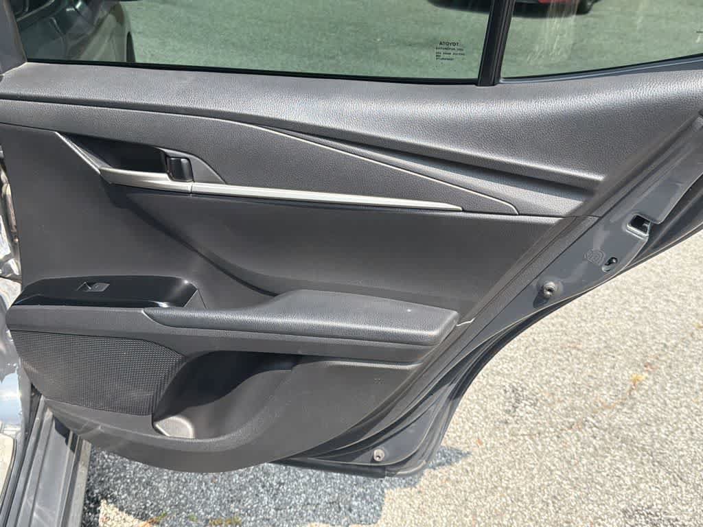Used 2025 Toyota Camry SE w/ Convenience Package FWD image 15