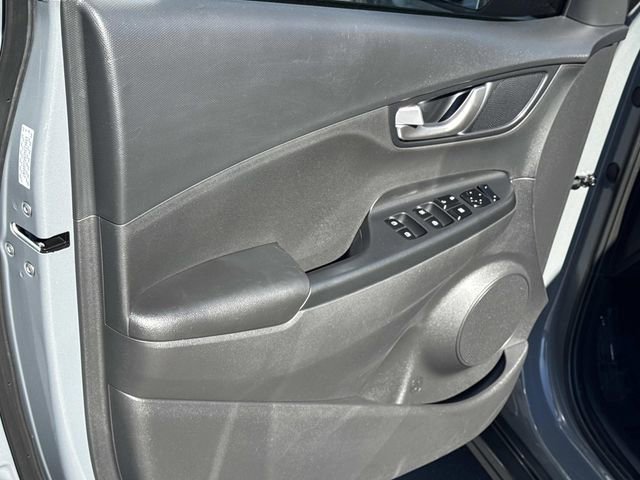 Used 2023 Hyundai Kona SE image 21