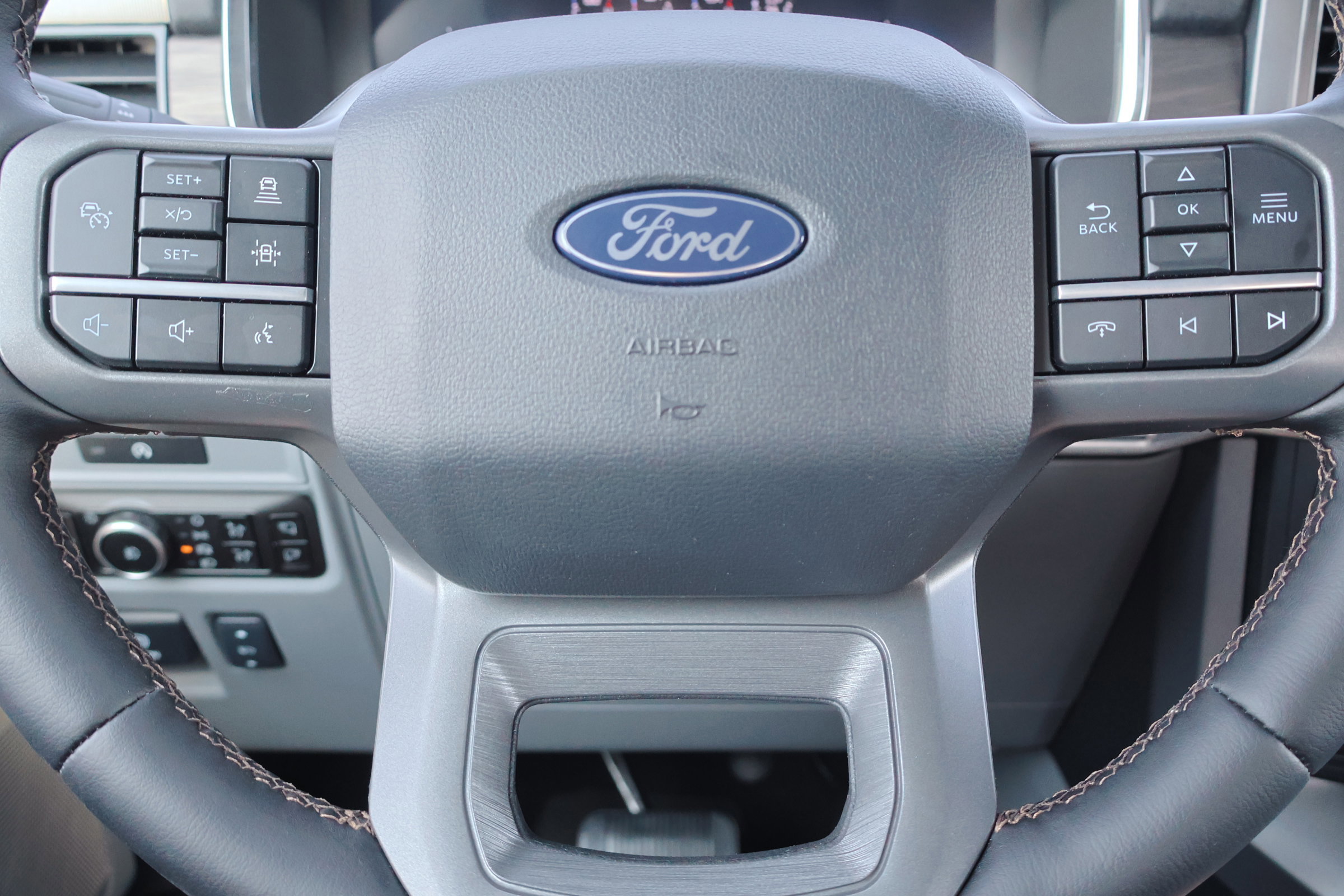 Certified 2025 Ford F150 Lariat w/ Equipment Group 501A Mid image 24