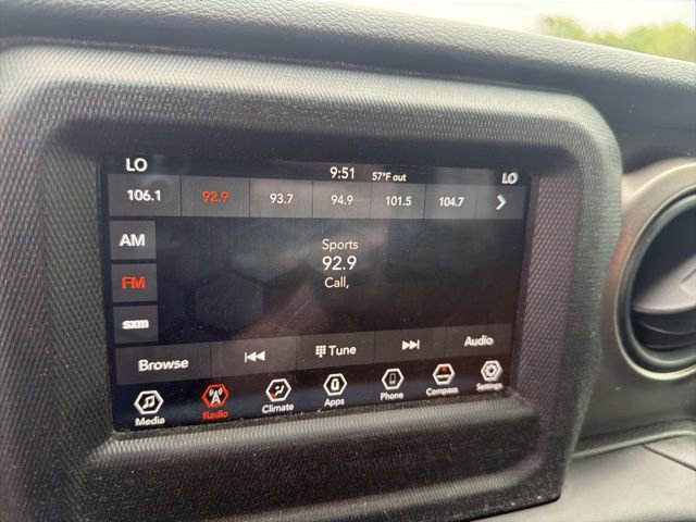 Used 2020 Jeep Wrangler Sport AWD/4WD image 14