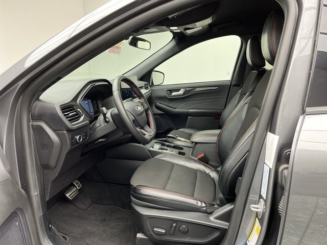 Certified 2024 Ford Escape ST-Line w/ Tech Pack #1 AWD/4WD image 3