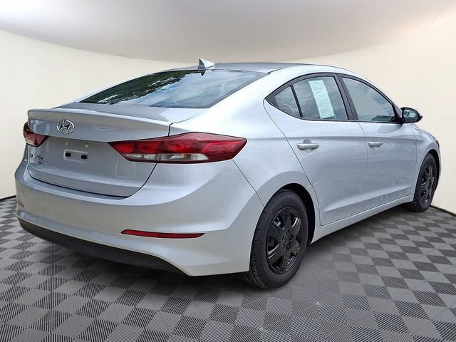 Used 2017 Hyundai Elantra SE w/ Cargo Package FWD image 6