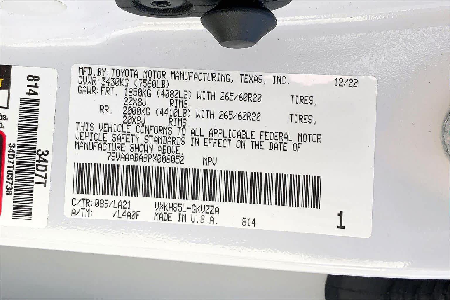Used 2023 Toyota Sequoia Platinum AWD/4WD image 37