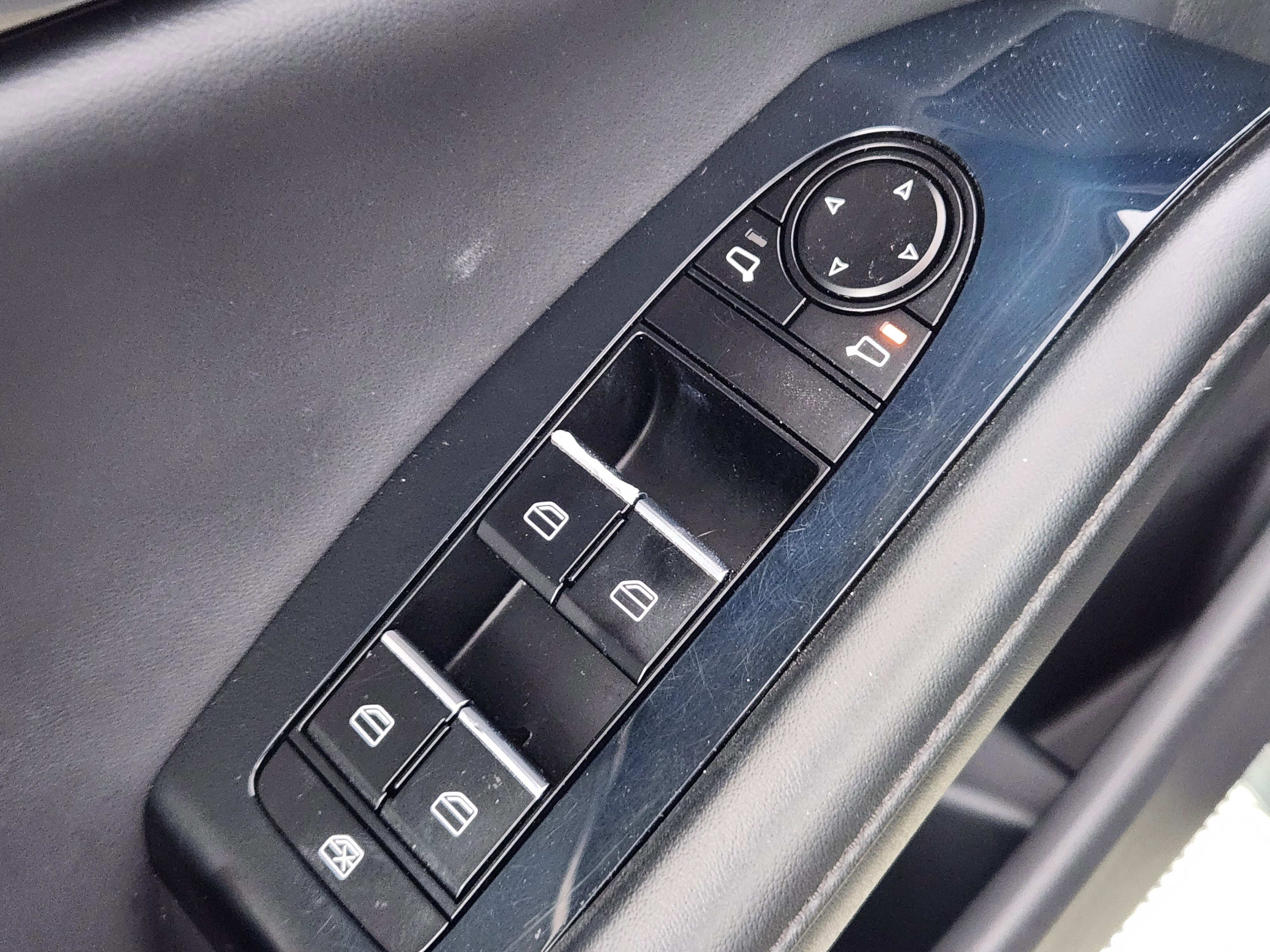 Used 2019 MAZDA MAZDA3 w/Select Pkg image 17