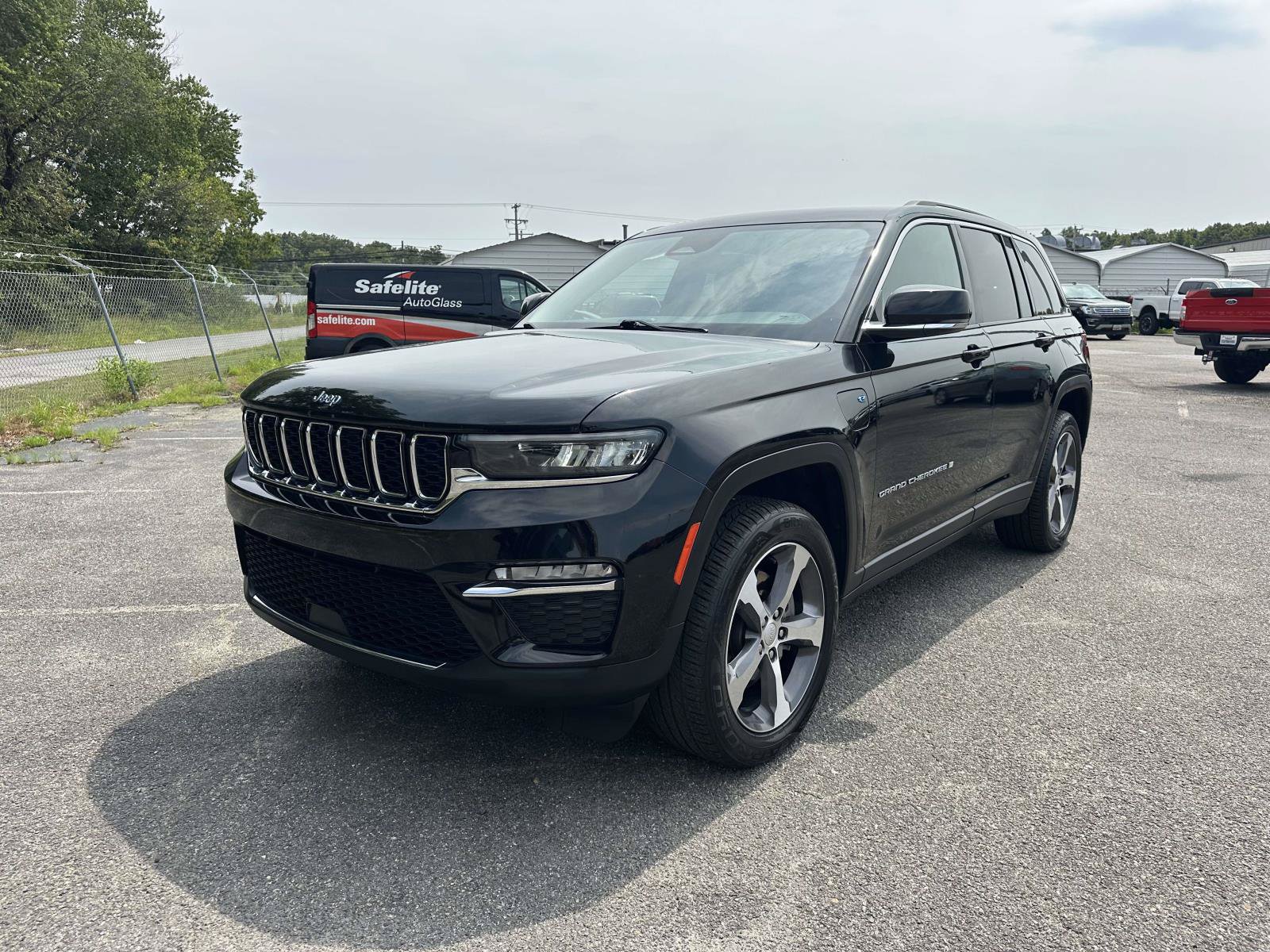 Used 2022 Jeep Grand Cherokee Limited 4xe AWD/4WD image 3