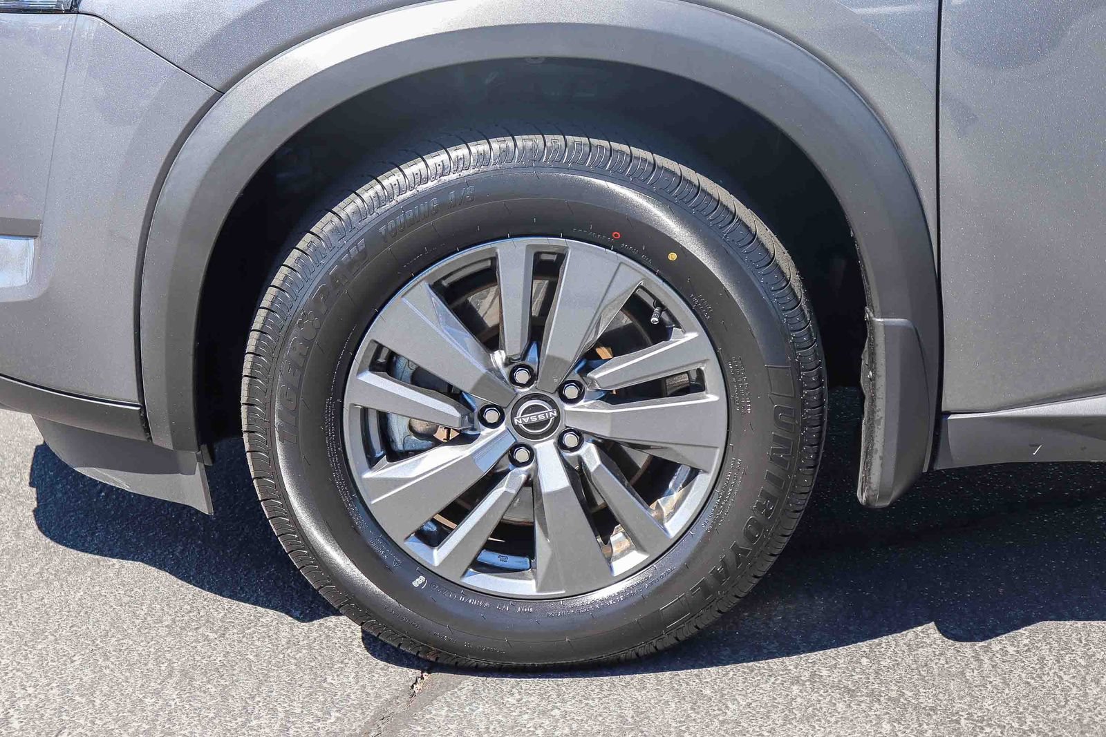 Used 2024 Nissan Pathfinder SV FWD image 9