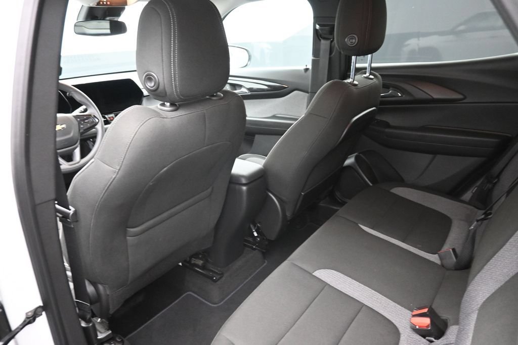 Used 2025 Chevrolet TrailBlazer LT FWD image 25