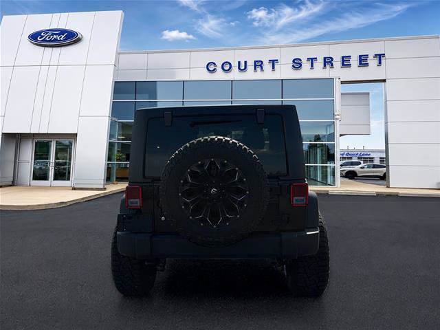 Used 2018 Jeep Wrangler Unlimited Rubicon w/ Connectivity Group AWD/4WD image 6