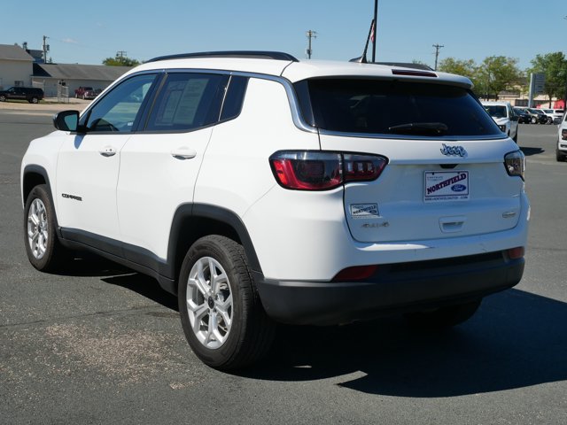 Used 2025 Jeep Compass Latitude w/ Sun & Sound Group AWD/4WD image 6