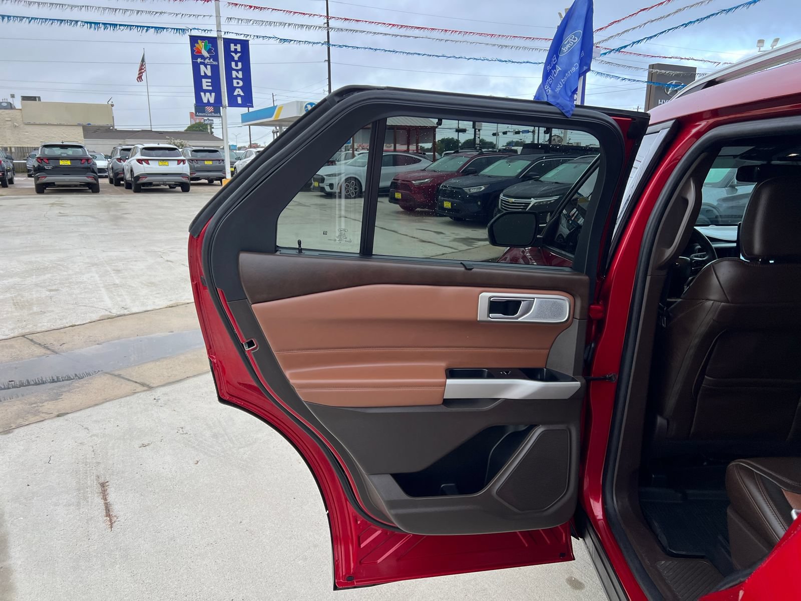 Certified 2024 Ford Explorer King Ranch w/ Technology Package AWD/4WD image 14