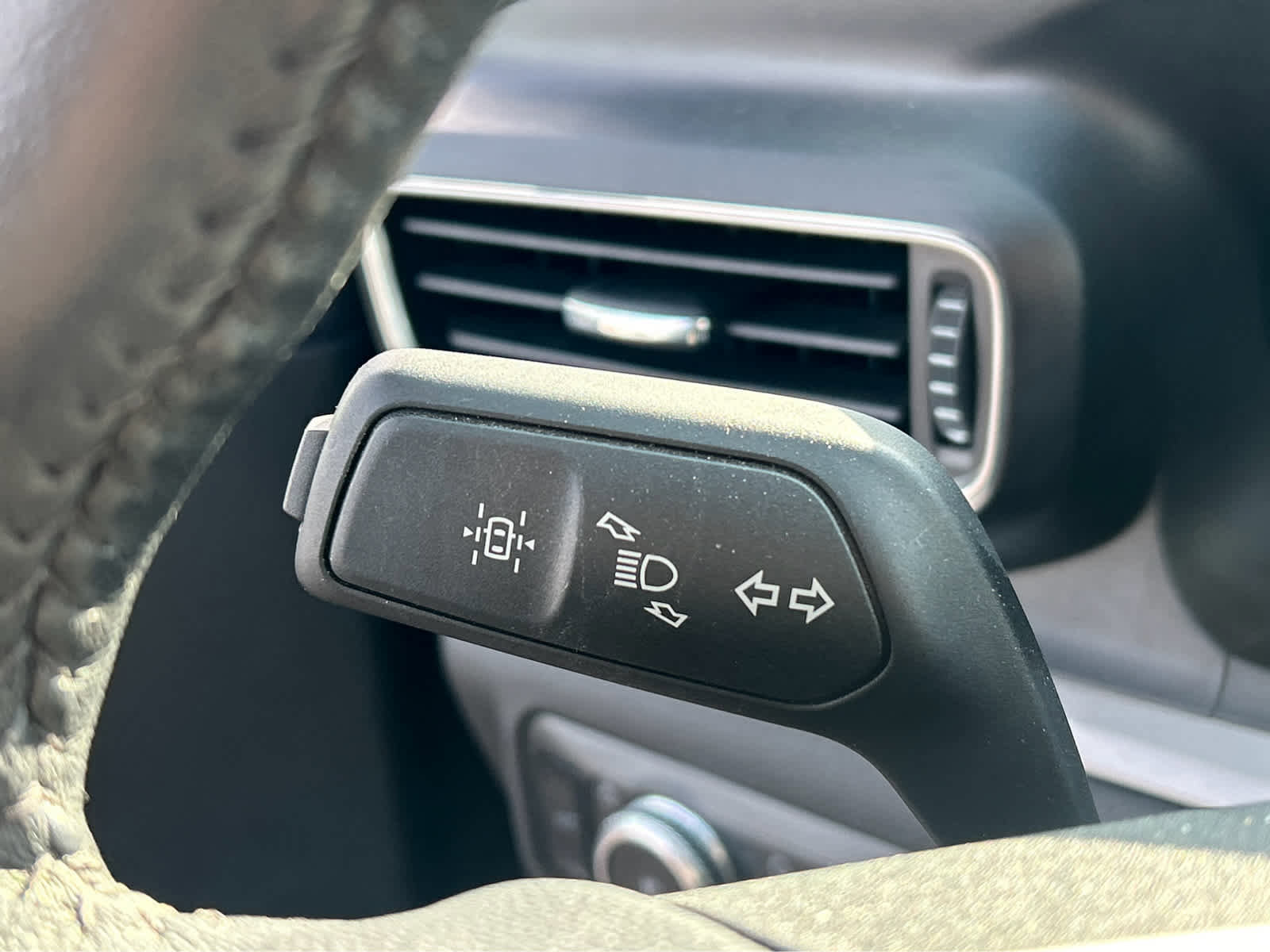 Certified 2023 Ford Explorer XLT image 28