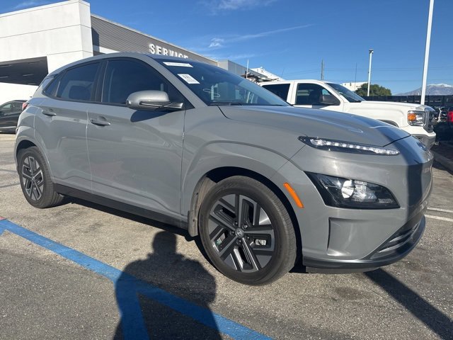 Used 2023 Hyundai Kona SE image 4