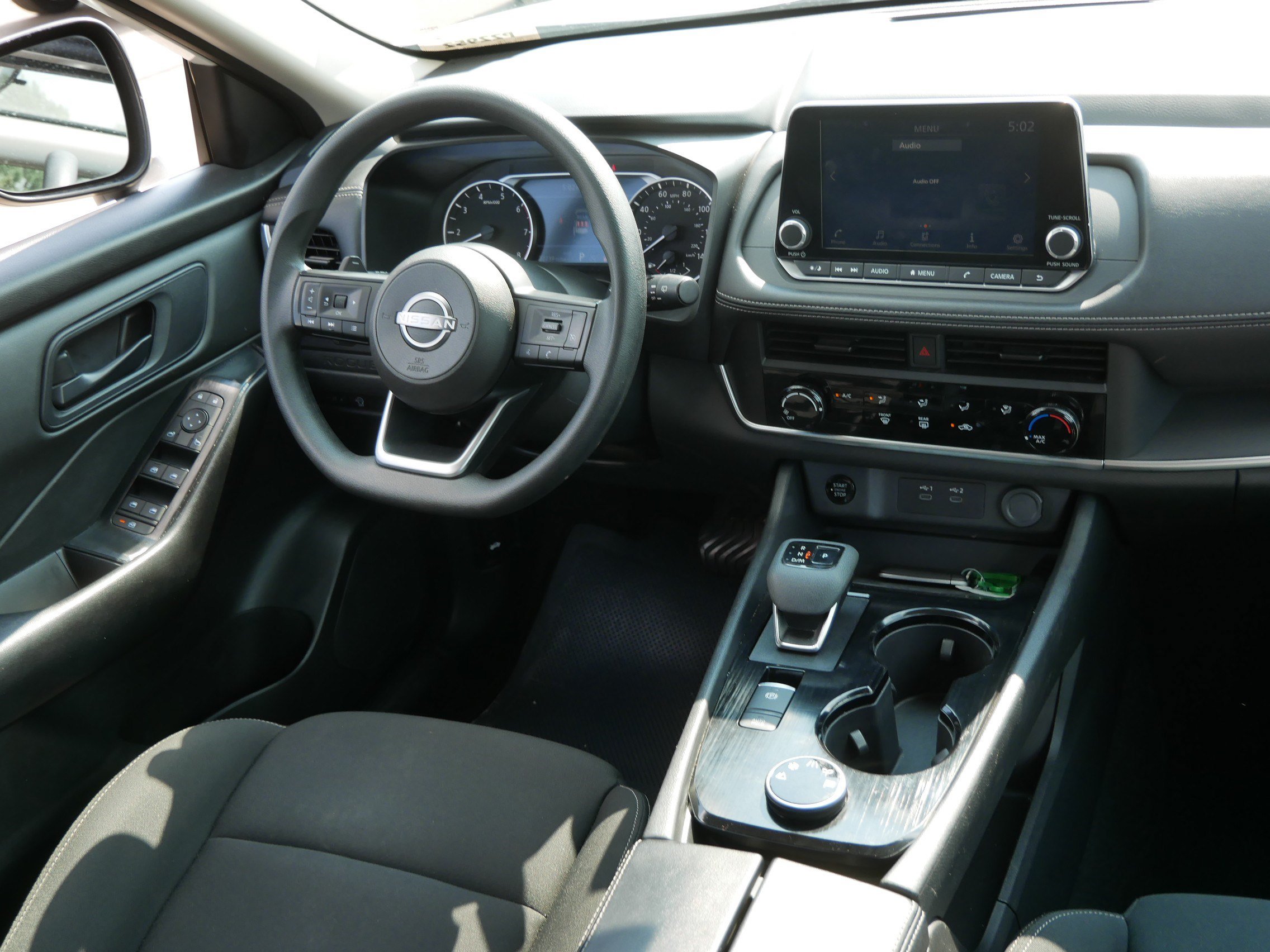 Used 2024 Nissan Rogue S AWD/4WD image 9