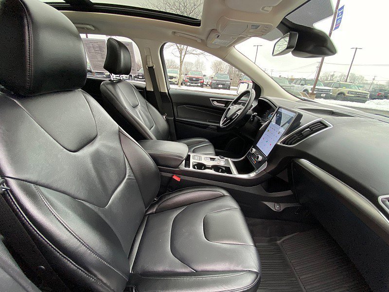 Certified 2022 Ford Edge Titanium w/ Cargo Accessory Package image 28
