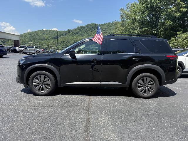 Used 2025 Nissan Pathfinder SV AWD/4WD image 13