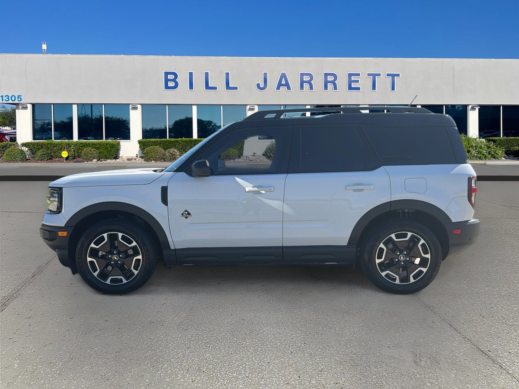 Certified 2024 Ford Bronco Sport Outer Banks w/ Tech Package AWD/4WD image 4