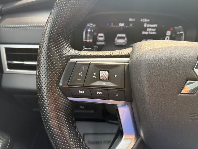 Used 2025 Mitsubishi Outlander 4WD Plug-In Hybrid image 38