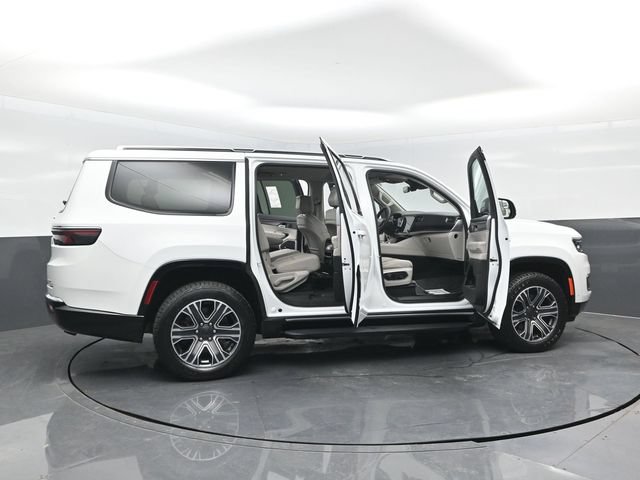 Used 2024 Jeep Wagoneer Series II AWD/4WD image 27
