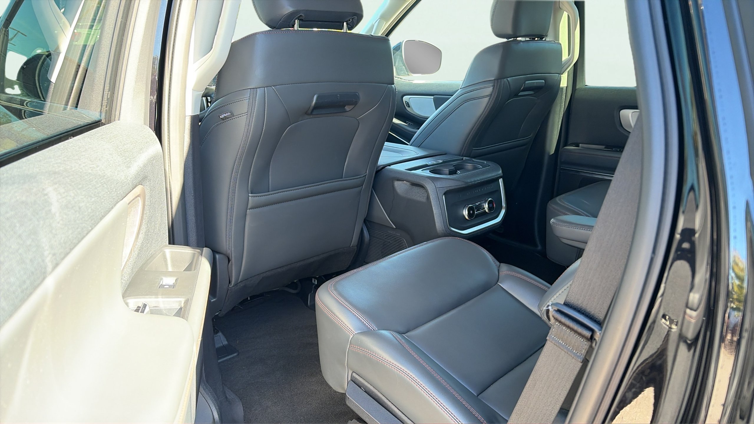 Certified 2025 Ford Expedition Active AWD/4WD image 14