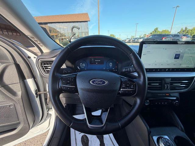 Certified 2025 Ford Escape Platinum AWD/4WD image 26