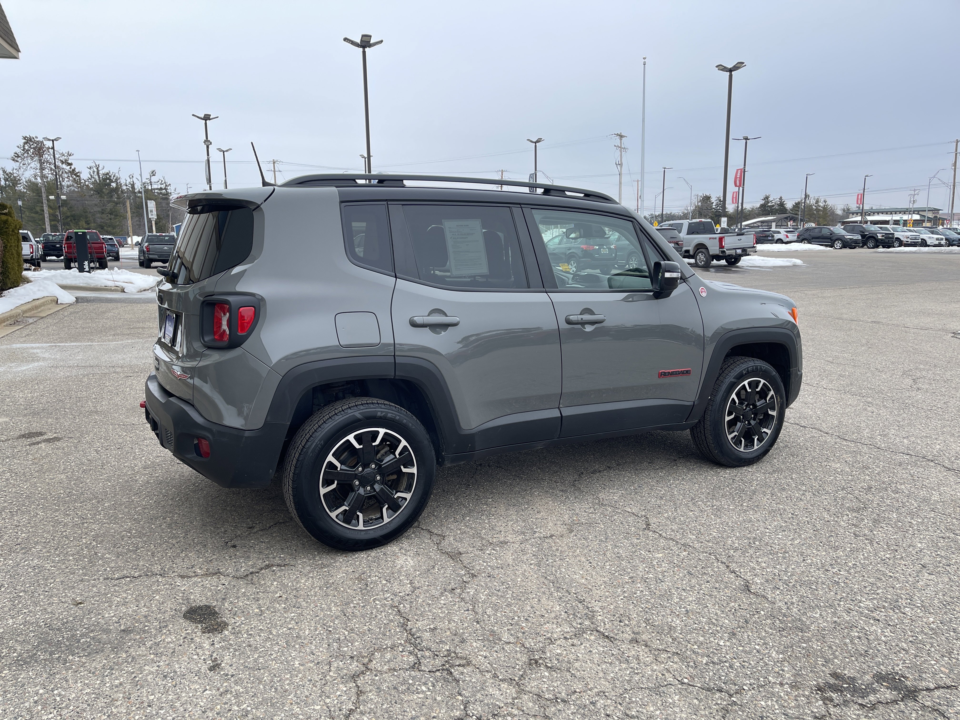 Used 2023 Jeep Renegade Trailhawk w/ Trailer Tow Group image 3