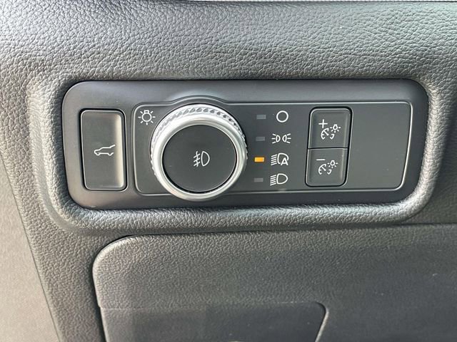 Certified 2022 Ford Explorer XLT w/ Equipment Group 202A image 16