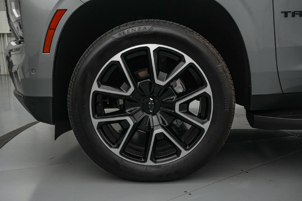 Used 2026 Chevrolet Tahoe RST AWD/4WD image 10