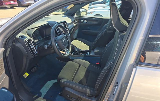 Used 2023 Volvo XC40 Recharge Ultimate AWD/4WD image 5