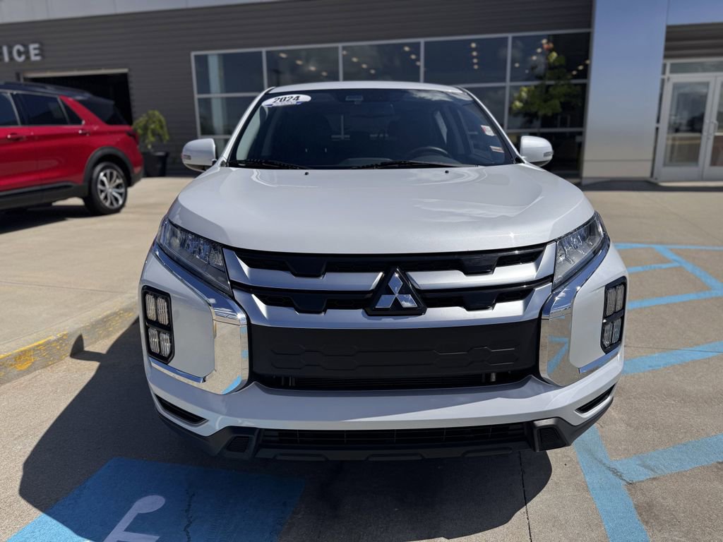Used 2024 Mitsubishi Outlander Sport SE AWD/4WD image 2