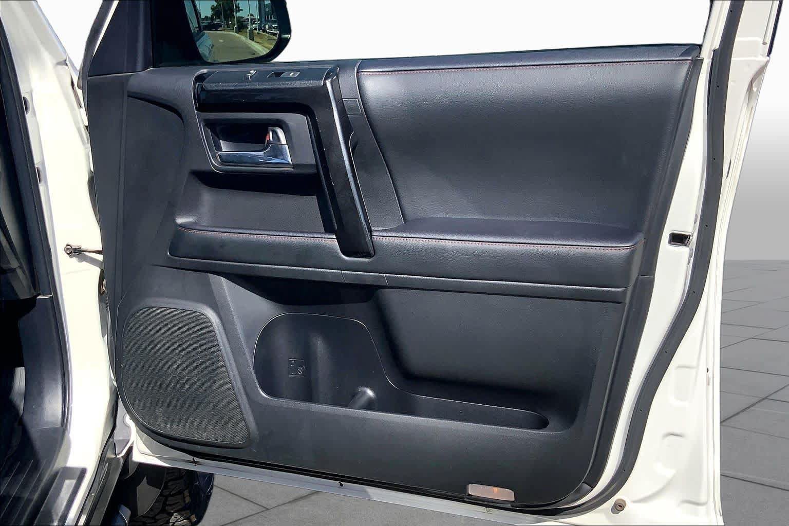 Used 2021 Toyota 4Runner Venture AWD/4WD image 23