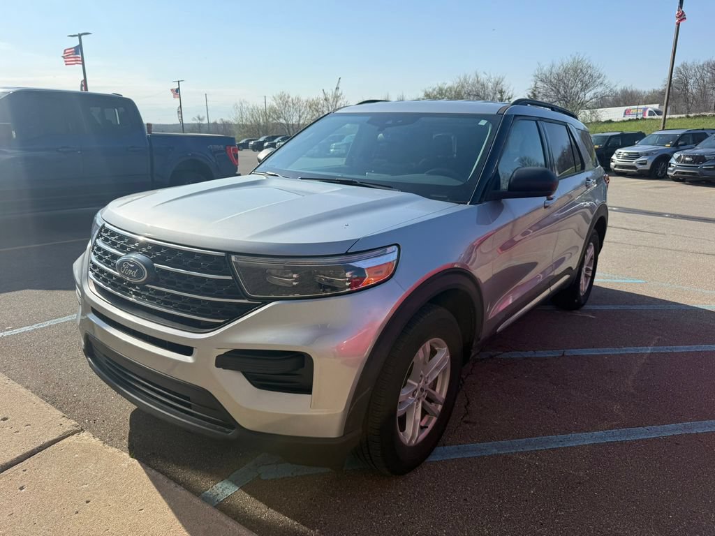 Certified 2023 Ford Explorer XLT w/ Class IV Trailer Tow Package AWD/4WD image 2