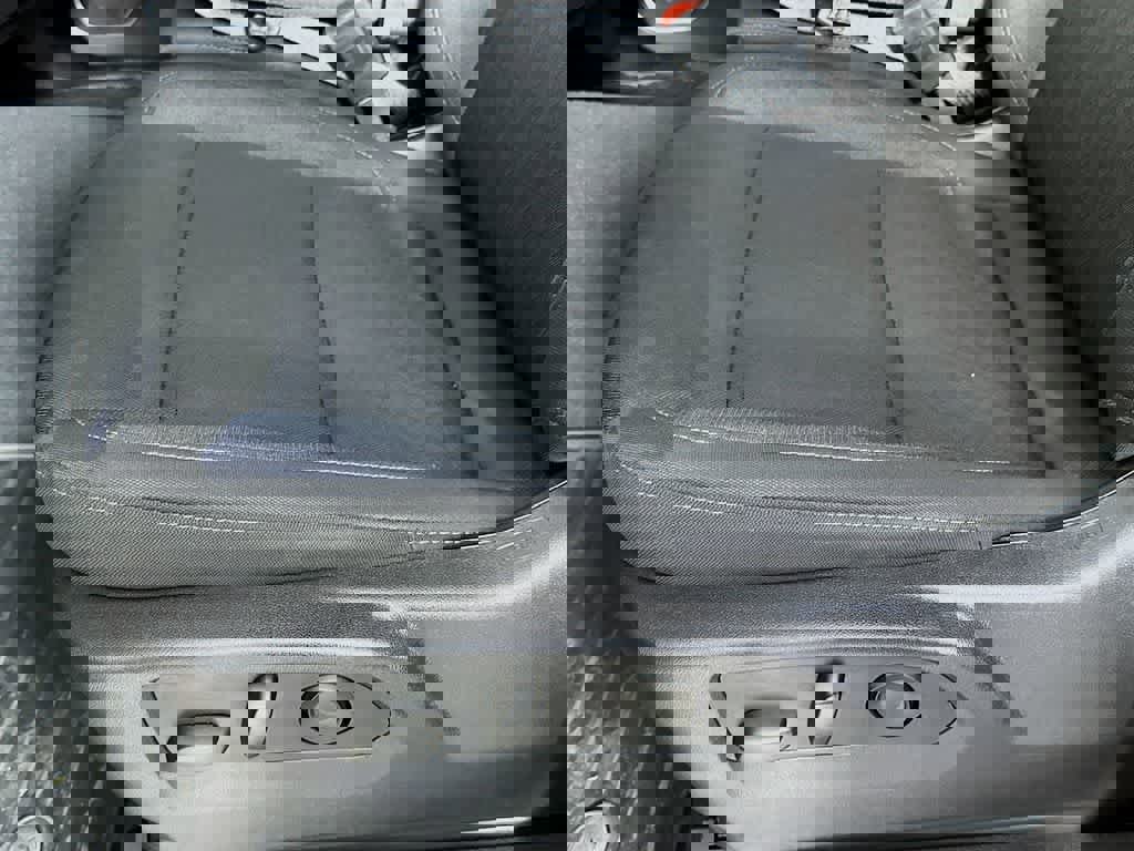 Used 2025 Chevrolet Silverado 1500 LT image 28