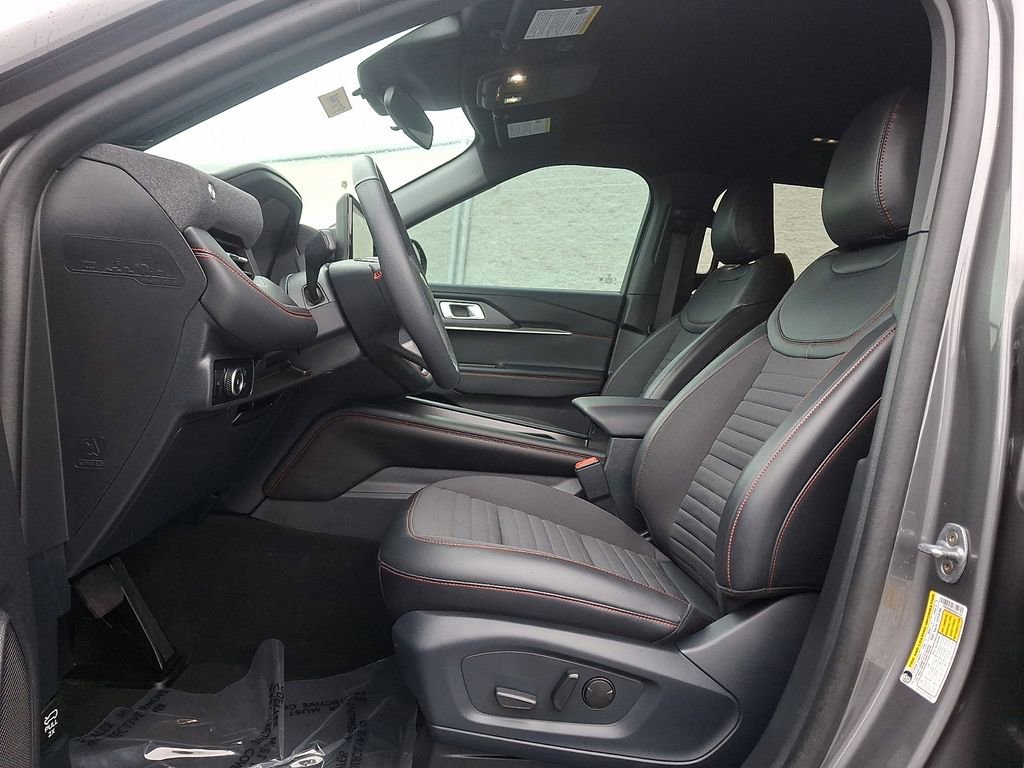 Certified 2025 Ford Explorer ST-Line w/ ST-Line Street Pack AWD/4WD image 13