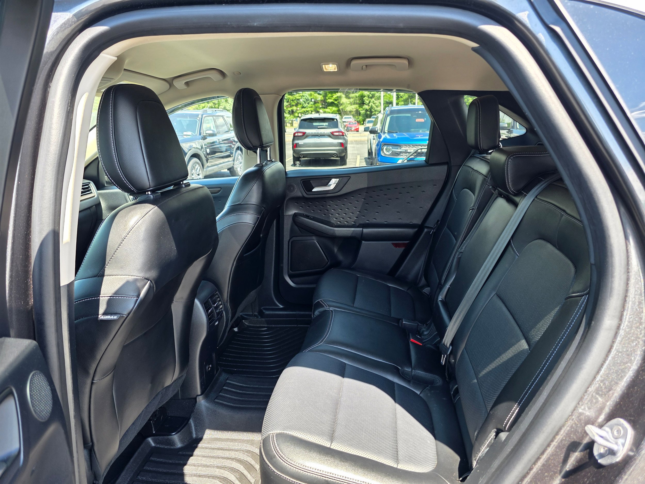 Certified 2020 Ford Escape Titanium FWD image 10