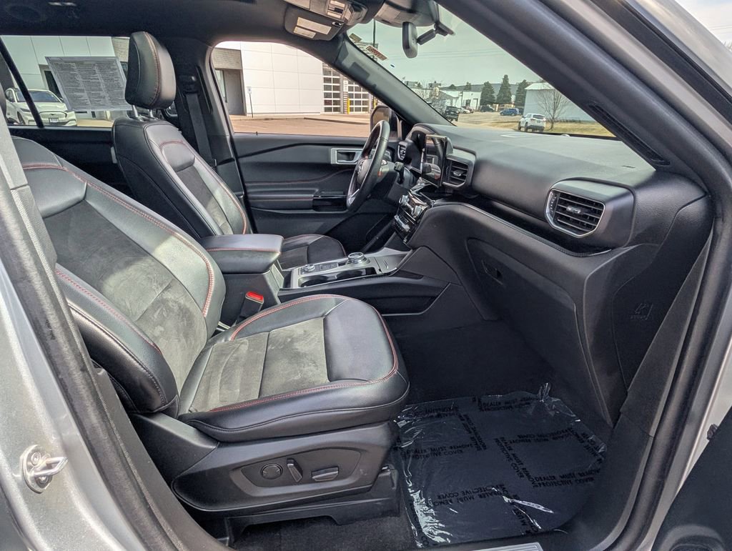 Certified 2023 Ford Explorer ST-Line w/ Class IV Trailer Tow Package AWD/4WD image 21