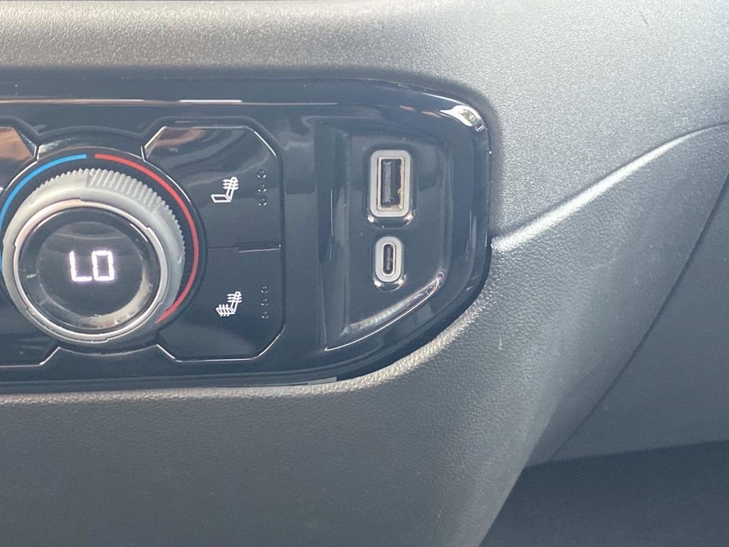 Used 2023 Chevrolet Silverado 1500 LT AWD/4WD image 28