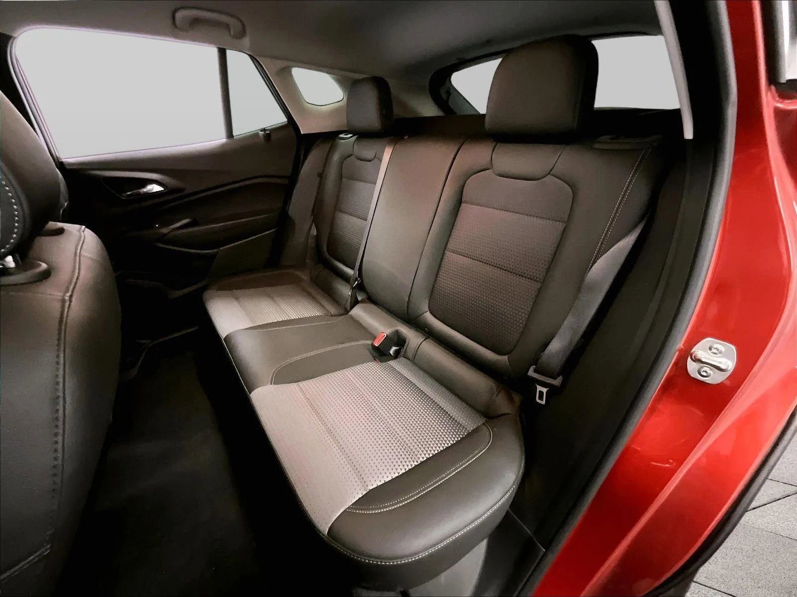 Used 2024 Chevrolet Trax LT w/ Driver Confidence Package image 25