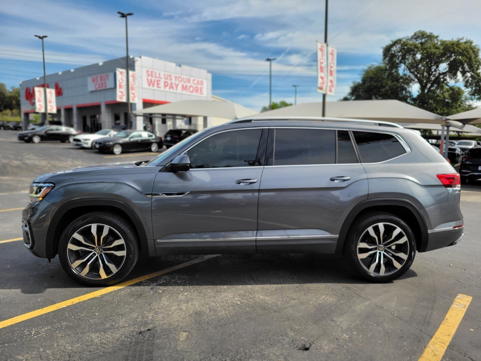 Used 2023 Volkswagen Atlas SEL Premium image 6